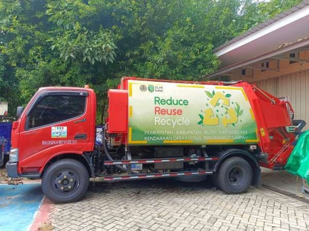 DLHK Kukar Siap Distribusikan Kendaraan Pengangkut Sampah di Kecamatan.